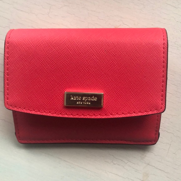 kate spade Accessories - NWOT Kate Spade change / card holder